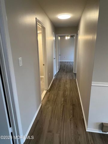 142 Cross Slope Court E, Manalapan, NJ 07726