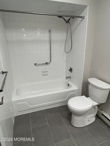 142 Cross Slope Court E, Manalapan, NJ 07726