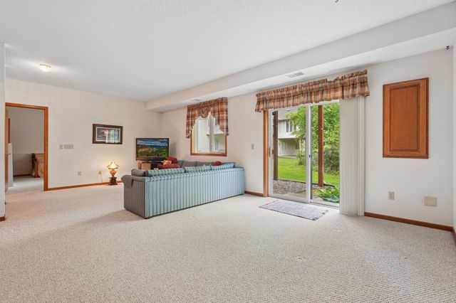 12783 Falcon Drive, Apple Valley, MN 55124