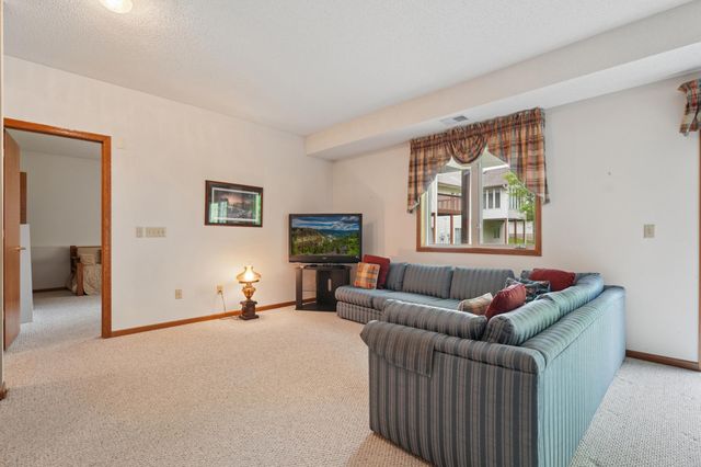 12783 Falcon Drive, Apple Valley, MN 55124