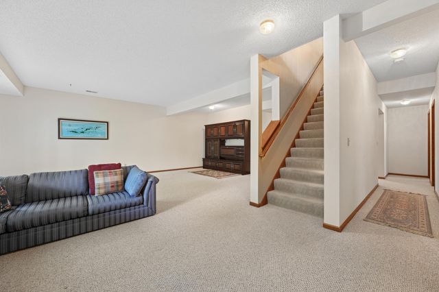 12783 Falcon Drive, Apple Valley, MN 55124