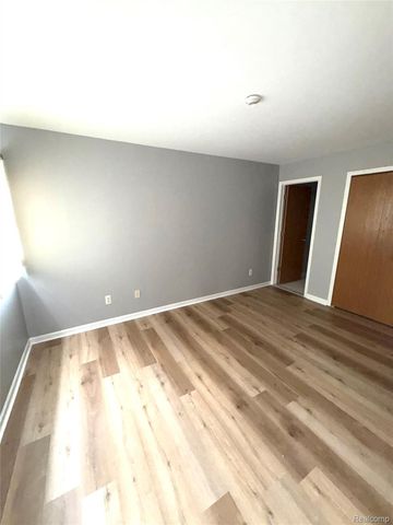 42760 LILLEY POINTE Drive, Canton Charter Township, MI 48187