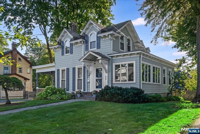 40 Franklin Place, Montclair, NJ 07042