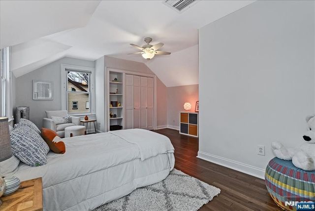 40 Franklin Place, Montclair, NJ 07042