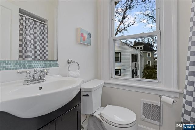 40 Franklin Place, Montclair, NJ 07042