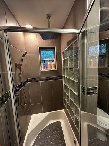 1432 NE 5th Ave 4, Fort Lauderdale, FL 33304