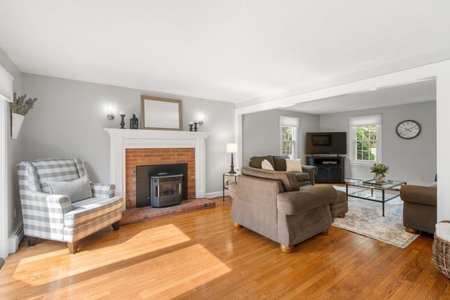 36 Marilyn Way, Halifax, MA 02338