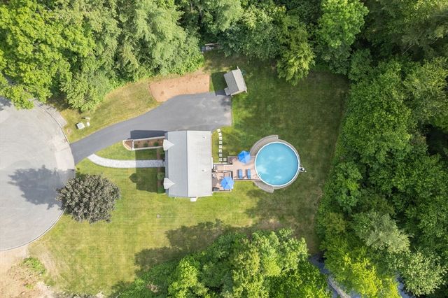 36 Marilyn Way, Halifax, MA 02338