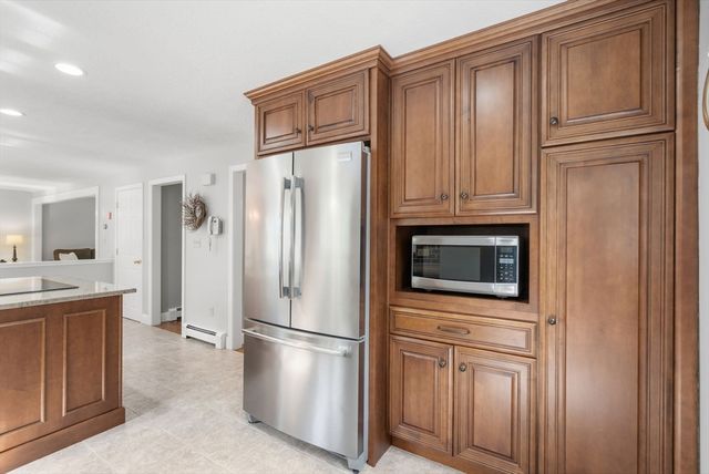 36 Marilyn Way, Halifax, MA 02338