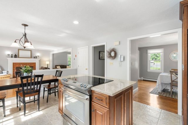36 Marilyn Way, Halifax, MA 02338