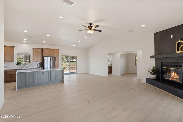 5027 S WHITEWING Road, Sierra Vista, AZ 85650