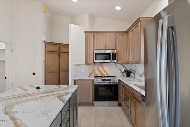 5027 S WHITEWING Road, Sierra Vista, AZ 85650