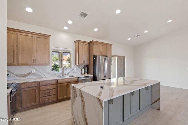 5027 S WHITEWING Road, Sierra Vista, AZ 85650