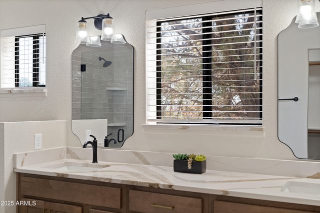 5027 S WHITEWING Road, Sierra Vista, AZ 85650