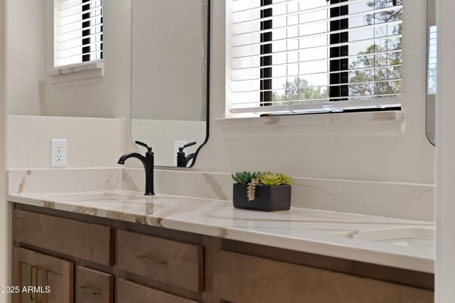 5027 S WHITEWING Road, Sierra Vista, AZ 85650