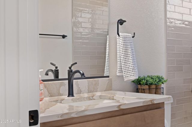 5027 S WHITEWING Road, Sierra Vista, AZ 85650