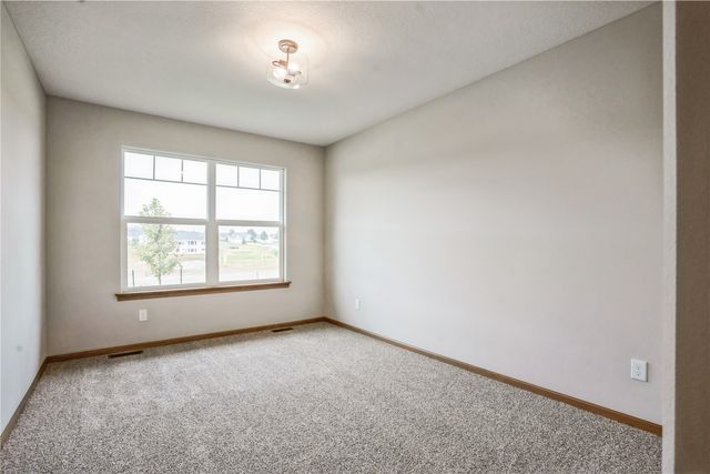 511 Park View Ct, Mt Vernon, IA 52314