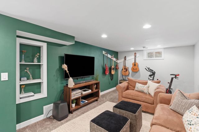 6115 Upton Avenue S, Minneapolis, MN 55410