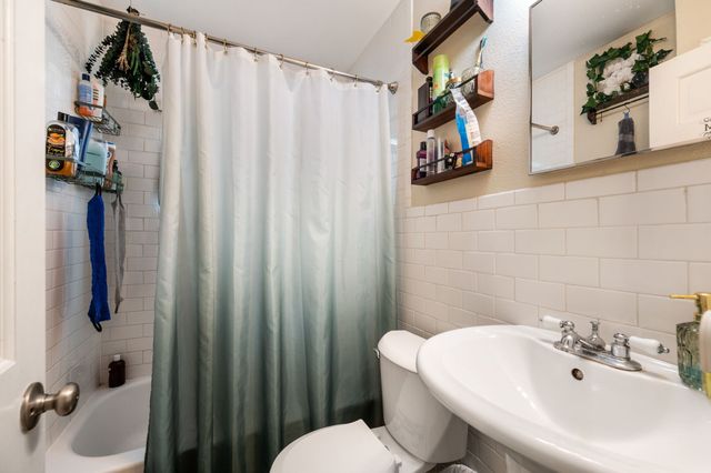 412 N Montreal, Dallas, TX 75208