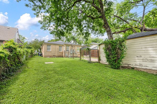 412 N Montreal, Dallas, TX 75208