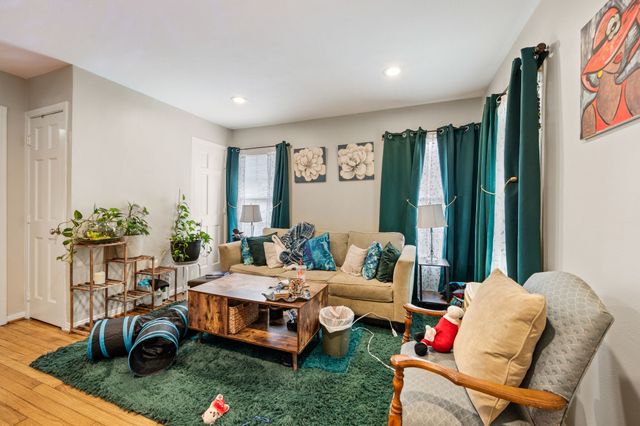 412 N Montreal, Dallas, TX 75208