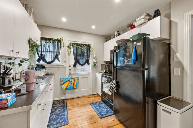 412 N Montreal, Dallas, TX 75208