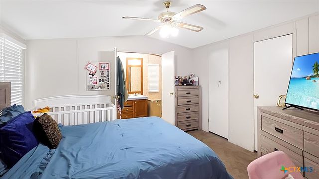 603 E George Street, Port Lavaca, TX 77979