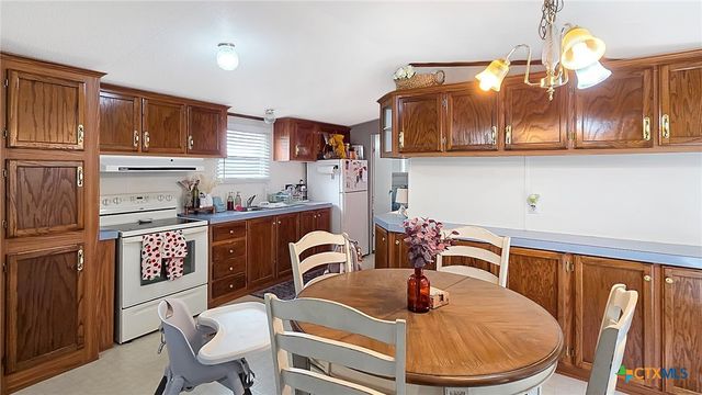 603 E George Street, Port Lavaca, TX 77979