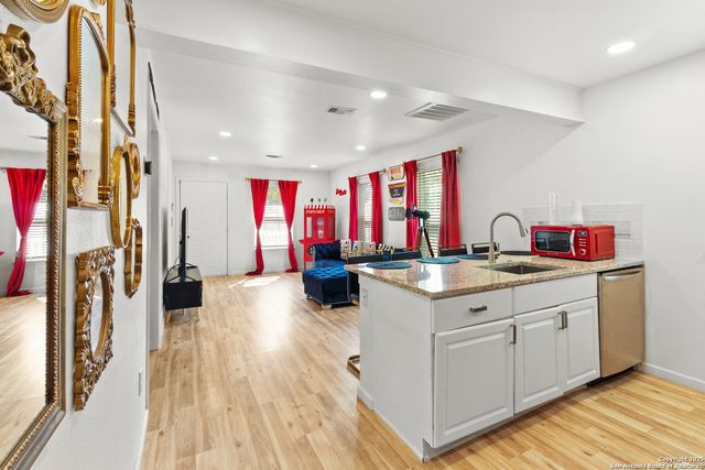 1923 Dawson, San Antonio, TX 78202