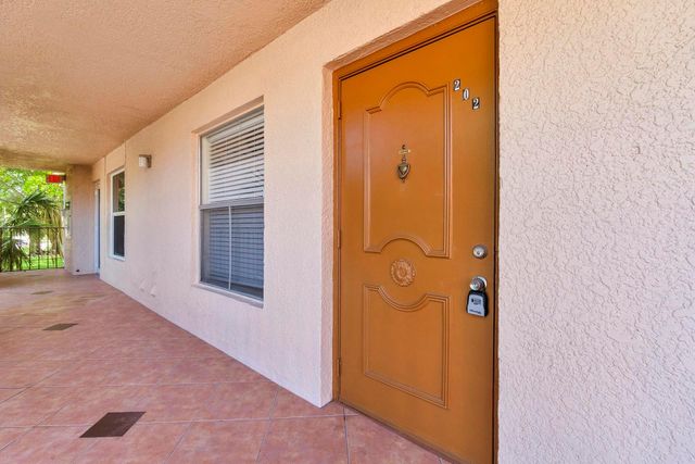 14575 Bonaire Blvd 202, Delray Beach, FL 33446