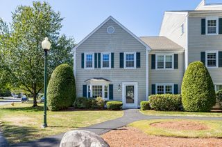 701 Brookside Dr 701, Andover, MA 01810