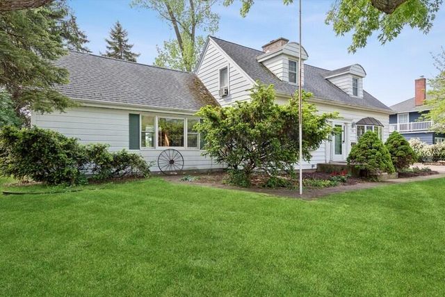 415 Ridgeway Street, St. Joseph City, MI 49085
