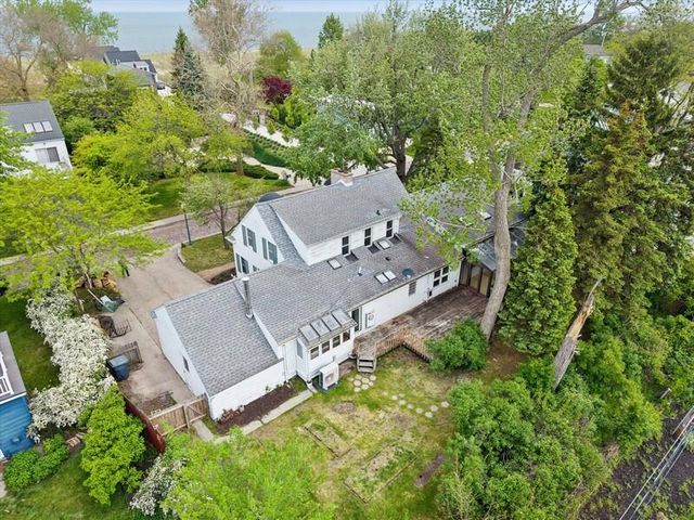 415 Ridgeway Street, St. Joseph City, MI 49085
