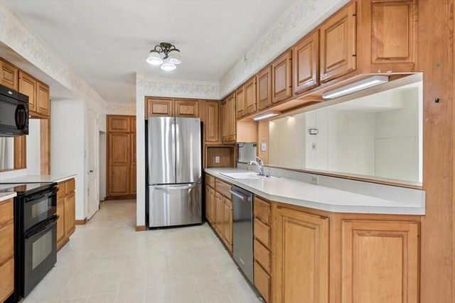 415 Ridgeway Street, St. Joseph City, MI 49085
