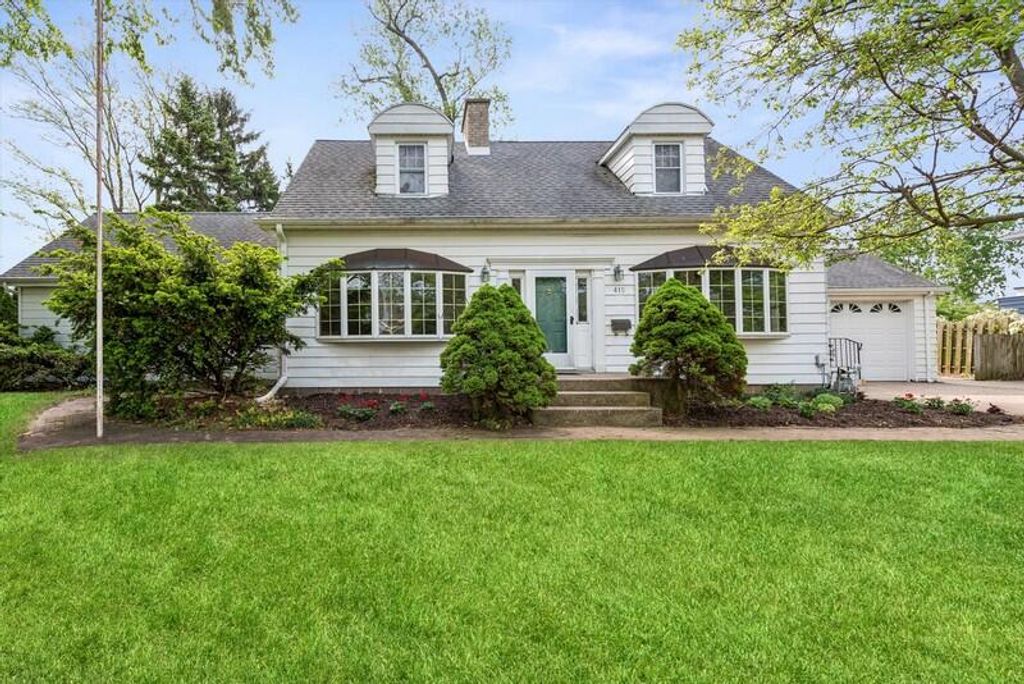 415 Ridgeway Street, St. Joseph City, MI 49085