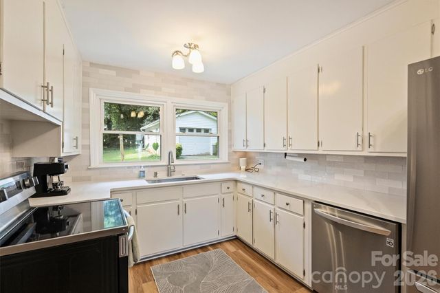 2816 Shamrock Drive, Charlotte, NC 28205