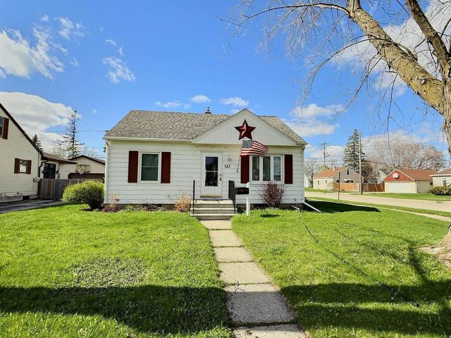 743 MADISON STREET, Neenah, WI 54956