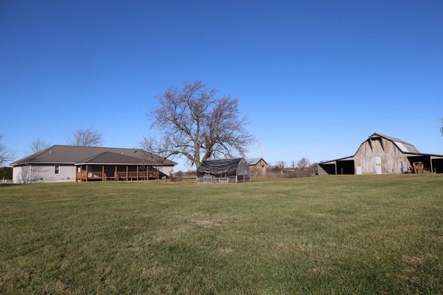 1152 Skyline Road, Seymour, MO 65746