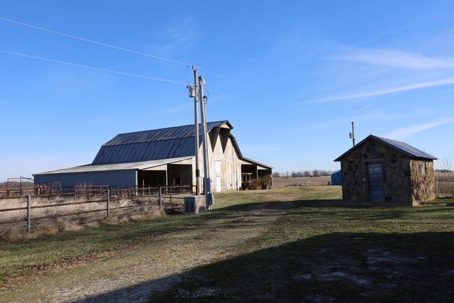 1152 Skyline Road, Seymour, MO 65746