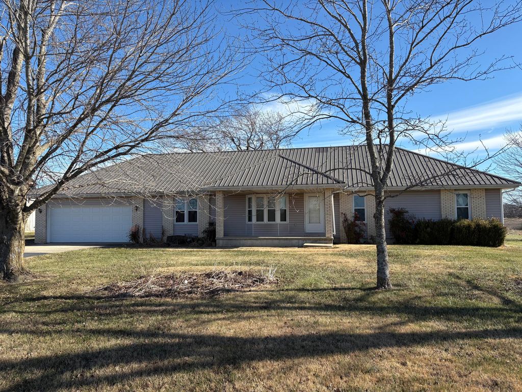 1152 Skyline Road, Seymour, MO 65746