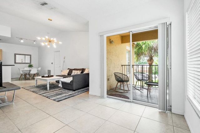 10288 Fox Trail Road S 312, Royal Palm Beach, FL 33411