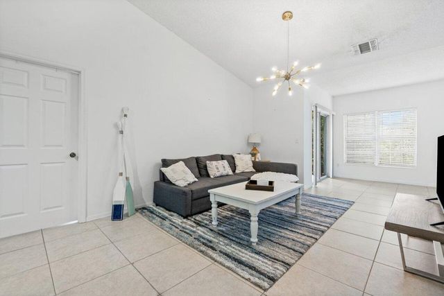 10288 Fox Trail Road S 312, Royal Palm Beach, FL 33411