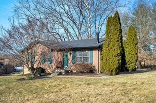6909 Cedar Ct, Pewee Valley, KY 40056