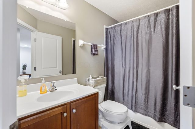 1222 Carnoustie Circle, Grove City, OH 43123