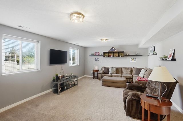 1222 Carnoustie Circle, Grove City, OH 43123