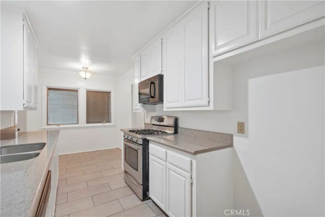 7335 Donna Avenue, Reseda, CA 91335