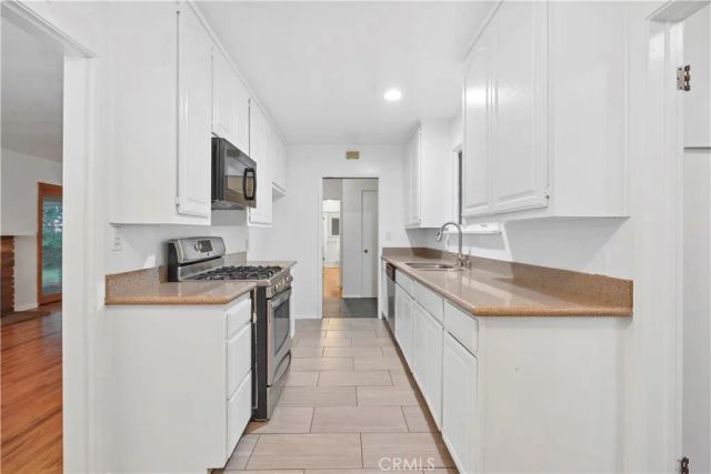 7335 Donna Avenue, Reseda, CA 91335