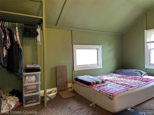 105 S Pine Street, Fenton, MI 48430