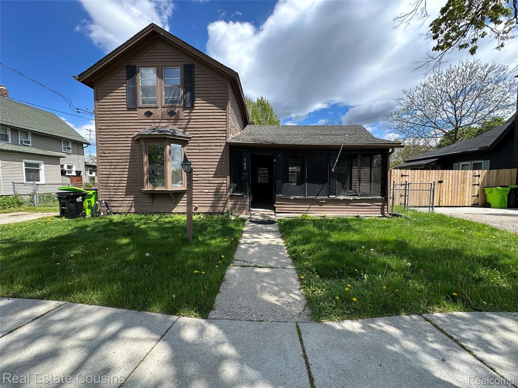 105 S Pine Street, Fenton, MI 48430