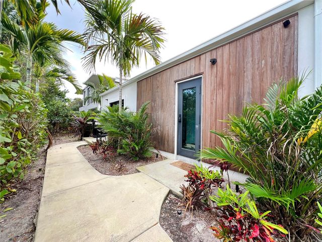 1240 NE 17th Ave 2, Fort Lauderdale, FL 33304